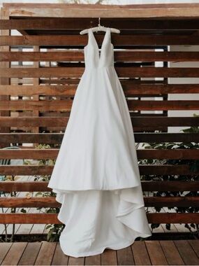 Elegant White V-Neck A-Line Wedding Dress